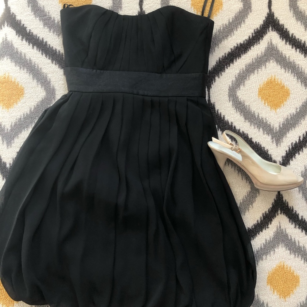 Size 0 WhiteHouse blackmarket bubble bottom dress